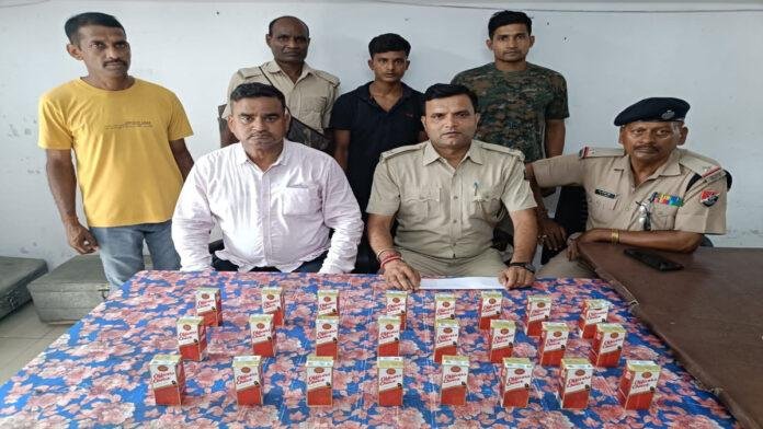 सिवान जंक्शन पर RPF-CPDS की बड़ी कार्रवाई, विदेशी शराब के साथ तस्कर गिरफ्तार