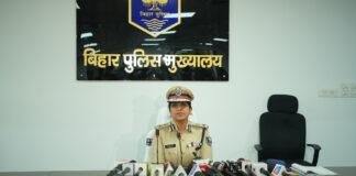 Social Media पर हथियार लहराने वालों पर पुलिस का शिकंजा, 130 गिरफ्तार