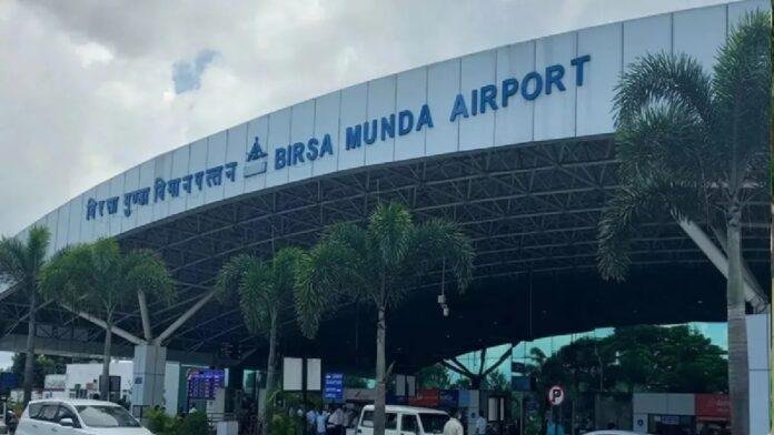 Ranchi Flight Update: रांची एयरपोर्ट से 5 उड़ानें बंद, दिल्ली-मुंबई-हैदराबाद जाने वाले यात्रियों की बढ़ी परेशानी