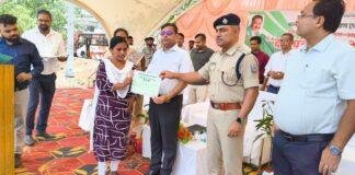 Garhwa Rojgar Mela 2026: रोजगार मेले से बदली युवाओं की किस्मत, कई उम्मीदवारों को मिली नौकरी Garhwa Rojgar Mela 2026 1