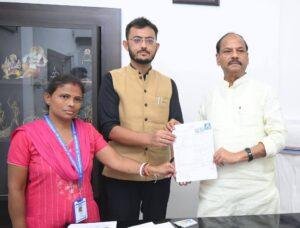 Raghuvar Das SIR Form: जमशेदपुर में रघुवर दास ने भरा गणना प्रपत्र, मतदाता सूची को लेकर दिया संदेश | 22Scope News Raghuvar Das SIR Form 3