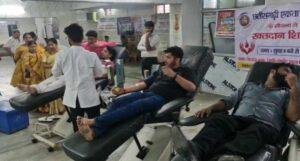 Jamshedpur Blood Donation Camp: जमशेदपुर में रक्तदान शिविर में उमड़ी भीड़, हर डोनर को मिला खास तोहफा | 22Scope News Jamshedpur Blood Donation Camp 1