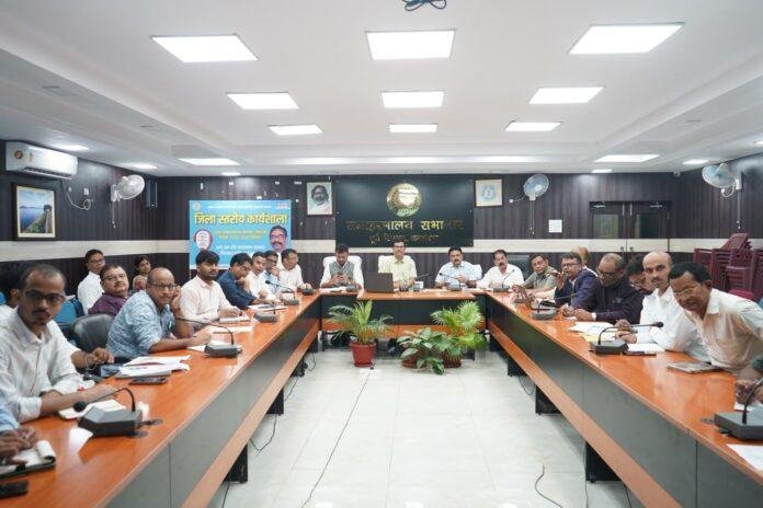 East Singhbhum Malaria News: क्या पूर्वी सिंहभूम में बढ़ रहा है मलेरिया का खतरा? प्रशासन ने जारी किया बड़ा एक्शन प्लान East Singhbhum Malaria News: क्या पूर्वी सिंहभूम में बढ़ रहा है मलेरिया का खतरा? प्रशासन ने जारी किया बड़ा एक्शन प्लान