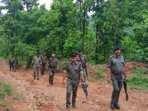 TSPC Search Operation: उग्रवादियों की तलाश में जंगलों की घेराबंदी, पुलिस के बड़े अभियान से इलाके में बढ़ी सतर्कता