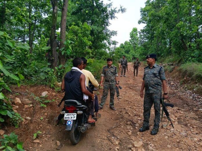 TSPC Search Operation: उग्रवादियों की तलाश में जंगलों की घेराबंदी, पुलिस के बड़े अभियान से इलाके में बढ़ी सतर्कता 1