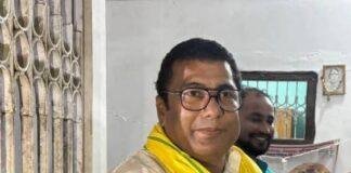 Pappu Khan Arrest: मोतिहारी में STF की बड़ी कार्रवाई, केसरिया प्रमुख पति पप्पू खान हिरासत में Pappu Khan Arrest: मोतिहारी में STF की बड़ी कार्रवाई, केसरिया प्रमुख पति पप्पू खान हिरासत में