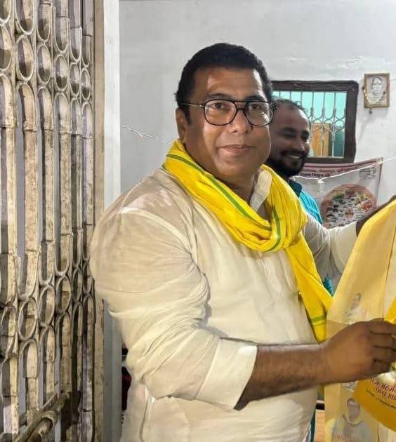 Pappu Khan Arrest: मोतिहारी में STF की बड़ी कार्रवाई, केसरिया प्रमुख पति पप्पू खान हिरासत में Pappu Khan Arrest: मोतिहारी में STF की बड़ी कार्रवाई, केसरिया प्रमुख पति पप्पू खान हिरासत में