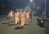 Jharia Katras More Stone Pelting: झरिया के कतरास मोड़ पर अचानक क्यों मच गया बवाल? पुलिस वाहन पर पथराव से दहशत Jharia Katras More Stone Pelting 3
