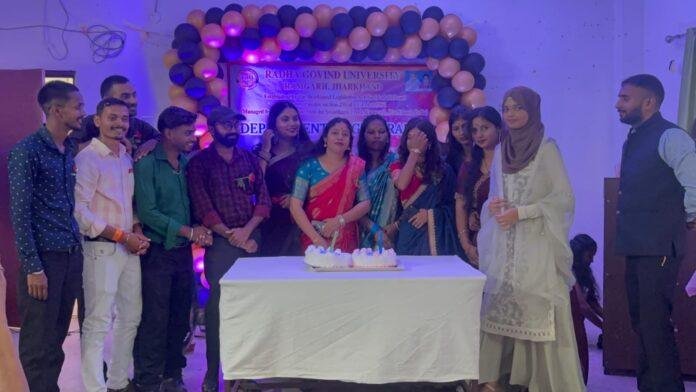 RGU Freshers Ceremony: राधा गोविन्द विश्वविद्यालय में फ्रेशर्स और फेयरवेल का शानदार आयोजन, छात्रों ने बिखेरा प्रतिभा का रंग RGU Freshers Ceremony: राधा गोविन्द विश्वविद्यालय में फ्रेशर्स और फेयरवेल का शानदार आयोजन, छात्रों ने बिखेरा प्रतिभा का रंग