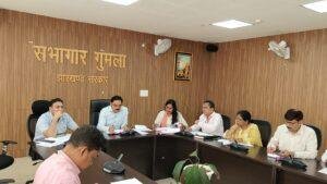 Gumla PM JANMAN Review Meeting: गुमला में पीएम जनमन योजना की समीक्षा, उपायुक्त ने अधिकारियों को दिए सख्त निर्देश | 22Scope News Gumla PM JANMAN Review Meeting 1