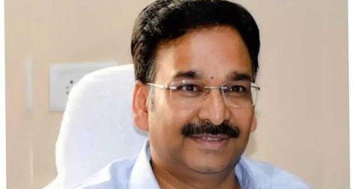 Vinay Kumar Chaubey Bail: वनभूमि अनियमितता मामले में सुप्रीम कोर्ट का बड़ा आदेश, विनय चौबे समेत तीन को जमानत