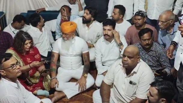Himanshu Singh Murder Case: हिमांशु सिंह हत्याकांड में नया मोड़! करणी सेना प्रमुख ने उठाई बड़ी मांग Himanshu Singh Murder Case: हिमांशु सिंह हत्याकांड में नया मोड़! करणी सेना प्रमुख ने उठाई बड़ी मांग