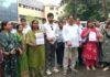 Jharkhand Panchayat Secretary Protest: 2400 ग्रेड पे समेत कई मांगों को लेकर पंचायत सचिवों का हल्ला बोल, जानिए पूरा मामला Jharkhand Panchayat Secretary Protest 1