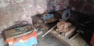 Ramgarh Illegal Arms Factory: रामगढ़ में घर के अंदर चल रही थी अवैध हथियार फैक्ट्री! पुलिस की रेड में हुआ बड़ा खुलासा Ramgarh Illegal Arms Factory: रामगढ़ में घर के अंदर चल रही थी अवैध हथियार फैक्ट्री! पुलिस की रेड में हुआ बड़ा खुलासा 1