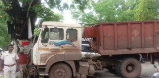 Jamshedpur Truck Accident: जमशेदपुर में बड़ा सड़क हादसा टला! ट्रक चालक की सूझबूझ से बचीं कई जानें