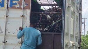 Topchanchi Cattle Loaded Container Seized: तोपचांची में कंटेनर पकड़े जाने के बाद मचा हड़कंप, पुलिस की चुप्पी से बढ़े सवाल | 22Scope News Topchanchi Cattle Loaded Container Seized 1