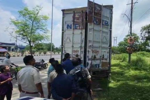 Topchanchi Cattle Loaded Container Seized Topchanchi Cattle Loaded Container Seized