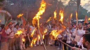 JPSC JSSC Protest Jharkhand: जमशेदपुर में JPSC-JSSC परीक्षा विवाद को लेकर भाजपा का मशाल जुलूस, सरकार के खिलाफ जताया विरोध | 22Scope News JPSC JSSC Protest Jharkhand 1