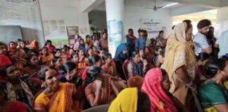 Hazaribagh Jan Sunwai: जनसुनवाई में खुली सरकारी दफ्तरों की पोल, विधायक ने अधिकारियों को दिए निर्देश Hazaribagh Jan Sunwai 3