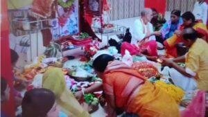 Ramgarh Vipottarini Puja: रामगढ़ में मां विपोतारणी पूजा का भव्य आयोजन, महिलाओं ने सिंदूर खेलकर मांगा अखंड सौभाग्य | 22Scope News Ramgarh Vipottarini Puja 1