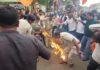 Jamtara BJP Protest: जामताड़ा में विरोध प्रदर्शन ने लिया उग्र रूप, आखिर पुतला दहन को लेकर क्यों हुआ विवाद? Jamtara BJP Protest: जामताड़ा में विरोध प्रदर्शन ने लिया उग्र रूप, आखिर पुतला दहन को लेकर क्यों हुआ विवाद?