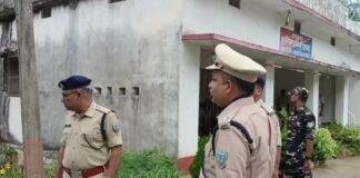 Garhwa SP Ranka Police Station Inspection: गढ़वा SP का रंका थाना में औचक निरीक्षण, लंबित मामलों पर सख्त निर्देश Garhwa SP Ranka Police Station Inspection 1