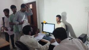 Govindpur Driving License Camp: गोविंदपुर में लाइसेंस बनवाने पहुंचे लोग हुए निराश, स्लॉट नियम पर फूटा गुस्सा | 22Scope News Govindpur Driving License Camp 2