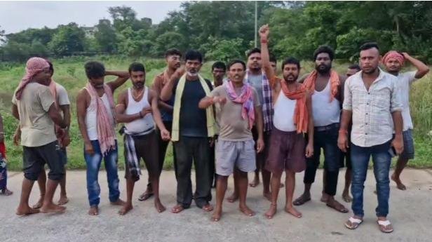 FCI Ration Lifting: FCI से राशन उठाव के नए आदेश पर मजदूरों का विरोध, रोजगार पर मंडराया संकट FCI Ration Lifting: FCI से राशन उठाव के नए आदेश पर मजदूरों का विरोध, रोजगार पर मंडराया संकट