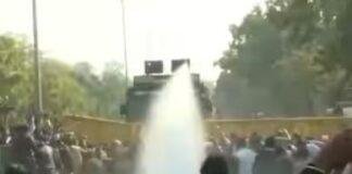 JPSC Student Protest: बैरिकेड तोड़ विधानसभा के करीब पहुंचे छात्र, पुलिस ने चलाया Water Cannon