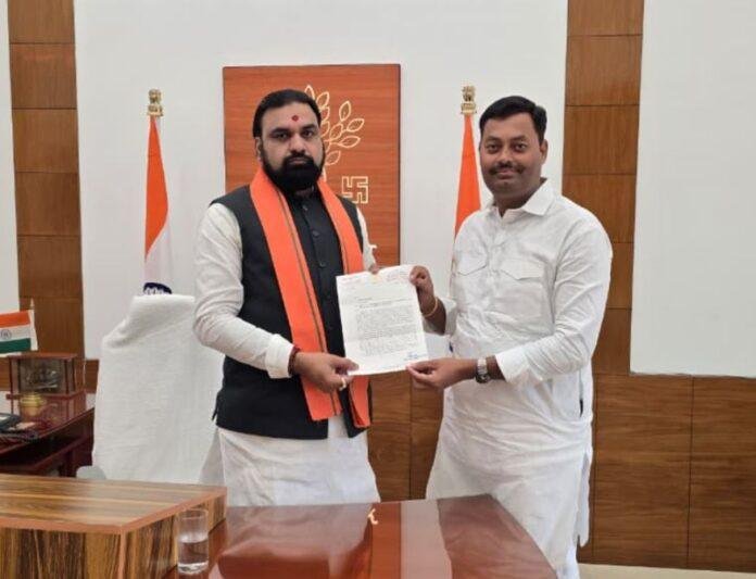 Lakhenra Paswan: बाबा वीर चौहरमल महाराज धाम को Tourism Site का दर्जा दिलाने की मांग, CM सम्राट चौधरी से मिले मंत्री लखेन्द्र पासवान