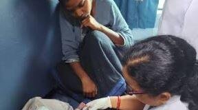 Ranchi Train News: चलती ट्रेन में लोहरदगा की महिला ने दिया बच्चे को जन्म, हटिया में 21 मिनट रुकी ट्रेन