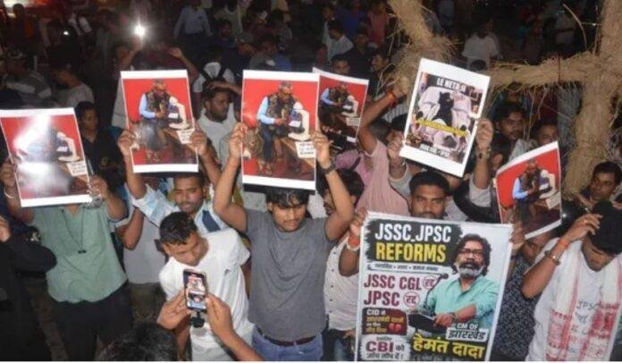 2129 JPSC JSSC Protest: JPSC JSSC भर्ती परीक्षा विवाद: 23वें दिन सरकार ने छात्रों को वार्ता के लिए बुलाया, 20 अगस्त को सीएम हाउस घेराव की चेतावनी