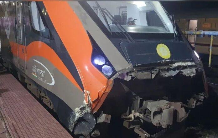 Vande Bharat Accident: हजारीबाग में ट्रैक्टर से टकराई रांची-पटना वंदे भारत, आगे का हिस्सा क्षतिग्रस्त