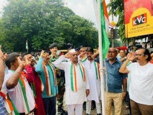 Banna Gupta Independence Day: जमशेदपुर में स्वतंत्रता दिवस पर देशभक्ति का रंग, बन्ना गुप्ता ने वीर शहीदों को दी श्रद्धांजलि | 22Scope News Banna Gupta Independence Day
