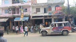 Chatra Restaurant Raid: चतरा के चांदनी रेस्टोरेंट में पुलिस की छापेमारी, 5 युवतियों समेत 10 हिरासत में | 22Scope News Chatra Restaurant Raid 1