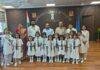 Giridih Raksha Bandhan Students SP DC: Giridih में छात्राओं ने SP और DC को बांधी राखी, मिला सुरक्षा और उज्ज्वल भविष्य का भरोसा Giridih Raksha Bandhan Students SP DC 3