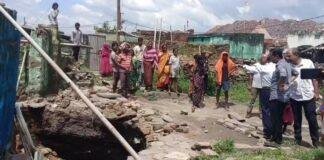 Jharia Land Subsidence: झगड़ा देखने निकला शख्स, पीछे धंस गयी जमीन; बाल-बाल बचा परिवार Jharia Land Subsidence 1