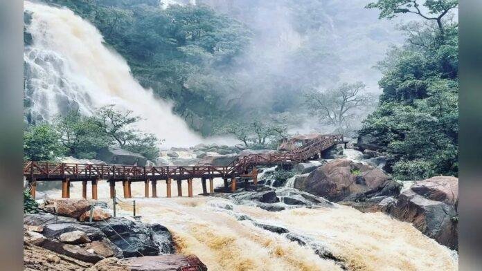 Latehar Lodh Falls Latehar Lodh Falls