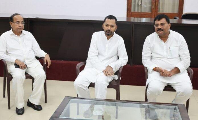Patna Graduate Election: स्वास्थ्य मंत्री निशांत ने नालंदा नेताओं के साथ की बैठक, चुनाव अभियान तेज करने पर जोर
