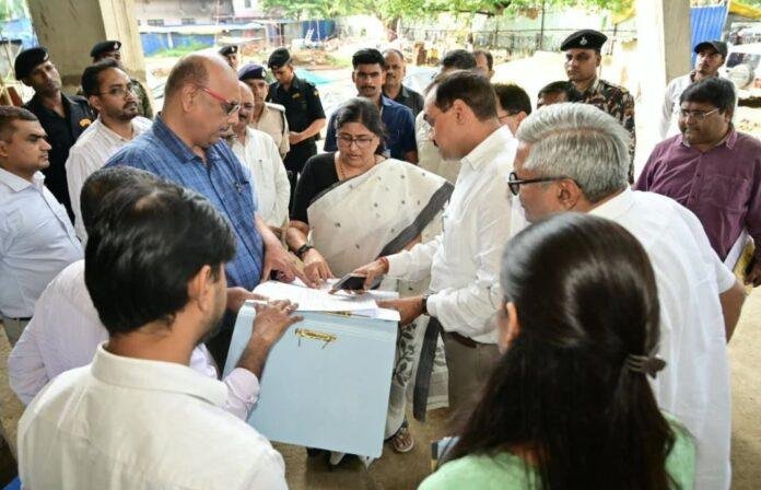 Patna News: निर्माणाधीन सभी भवनों की नियमित जांच के निर्देश, मंत्री लेशी सिंह ने MLA Hostel का किया निरीक्षण