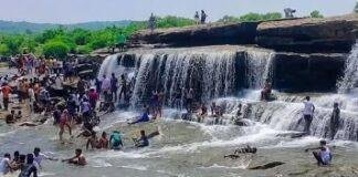 Manjhar Kund Bihar: बिहार के इस झरने पर हर साल क्यों जुटते हैं श्रद्धालु? जानिए मांझर कुंड की पूरी कहानी