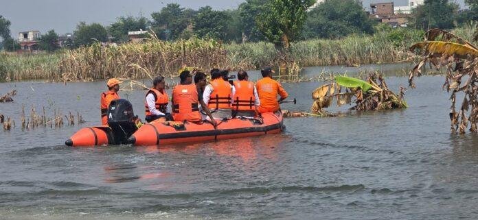 Vaishali Flood: वैशाली में बाढ़ का जायजा लेने पहुंचे सम्राट चौधरी और शिवराज सिंह चौहान, किसानों से की मुलाकात