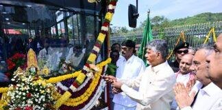 Tirumala Electric Buses: अनंत अंबानी का वादा पूरा, रिलायंस फाउंडेशन ने TTD को सौंपीं 25 इलेक्ट्रिक बसें
