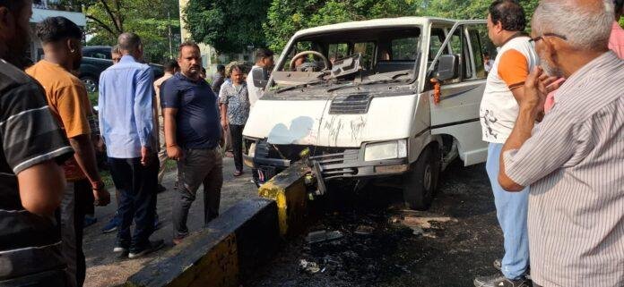 Jamshedpur School Van Accident: टेल्को में डिवाइडर से टकराई बच्चों से भरी वैन, 15 घायल