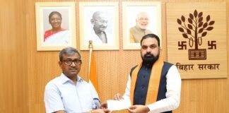 Samrat Choudhary Salary Donation: मुख्यमंत्री सम्राट चौधरी ने राहत कोष में दिया एक माह का वेतन, जानिए कितनी है राशि