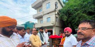 Ramgarh Cantt Development Schemes: रामगढ़ छावनी परिषद के वार्डों में विकास योजनाओं का शिलान्यास, सड़क-नाली निर्माण को मिली गति