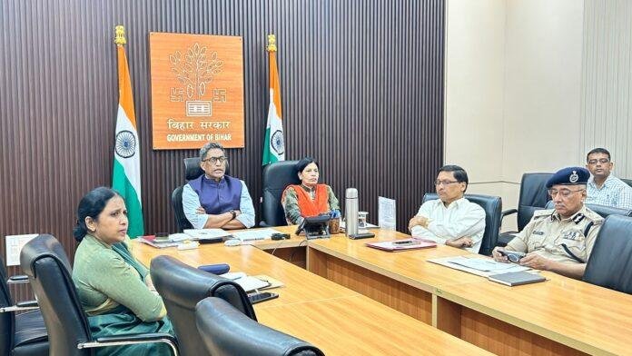 Bihar Law and Order Review: बिहार में अपराध पर जीरो टॉलरेंस, मुख्य सचिव प्रत्यय अमृत ने DM-SP को दिए सख्त निर्देश Bihar Law and Order Review: बिहार में अपराध पर जीरो टॉलरेंस, मुख्य सचिव प्रत्यय अमृत ने DM-SP को दिए सख्त निर्देश