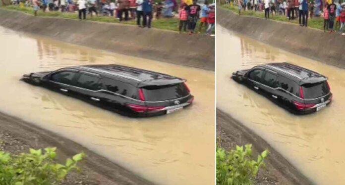 Bokaro Fortuner Accident: बाइक बचाने की कोशिश पड़ी भारी, अनियंत्रित फॉर्च्यूनर नहर में गिरी; दो घायल