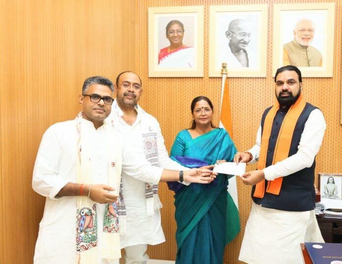 Bihar Flood Relief: RLM ने दिए 3 लाख, BJP-JDU नेताओं ने भी मुख्यमंत्री राहत कोष में दिया अंशदान