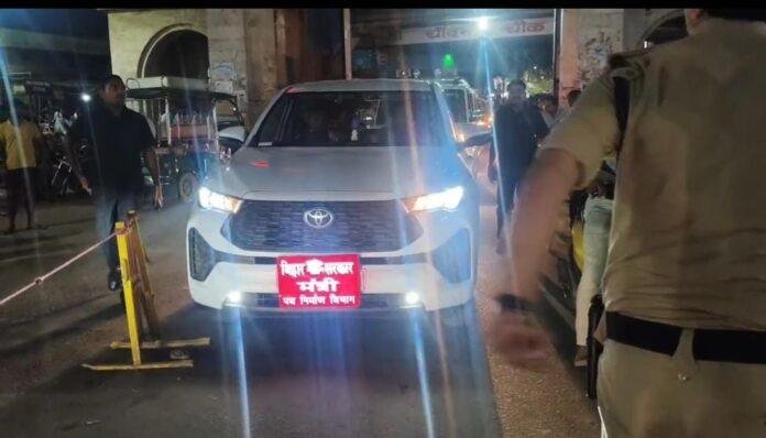 Kaimur Bike Rider Minister Convoy: मंत्री का काफिला और बीच सड़क पर बाइक, चालान से नाराज युवक ने ऐसे जताया विरोध